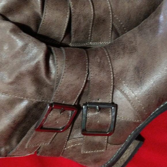 B52 Bullboxer High Buckle Boot - Picture 5 of 10